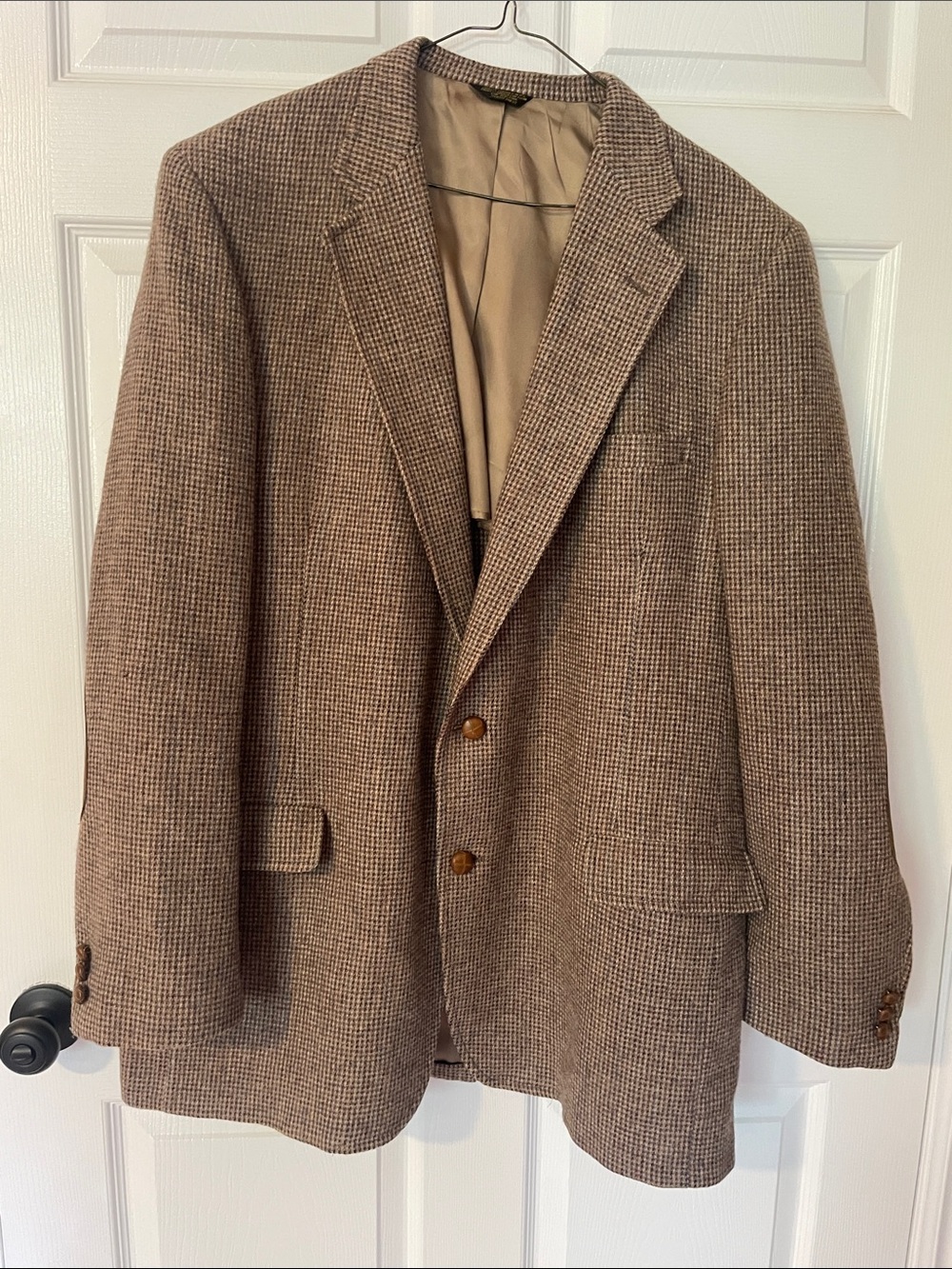 Men's 100% wool Brown Houndstooth Blazer with elbow patches, classic tailored